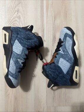 Air Jordan 6 Retro Men High-Top Sneakers in washed denim/ black sail